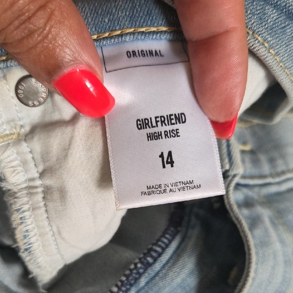 Trendy Distressed Women's Boyfriend Jeans - Picture 7 of 7